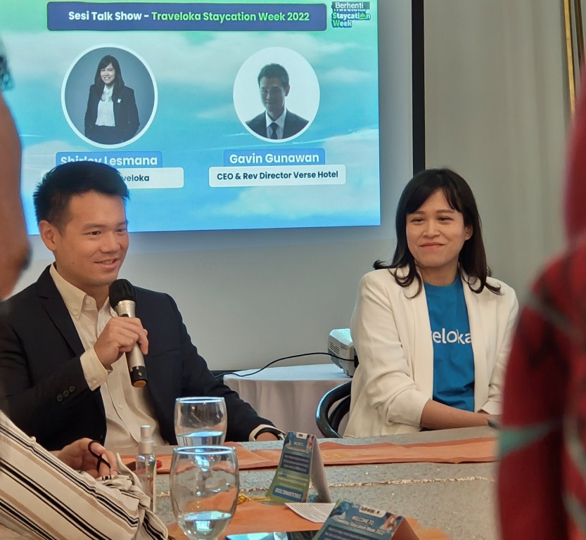 Gavin Gunawan, CEO & Rev Director of Verse Hotel (kanan) dan Shirley Lesmana, Chief Marketing Officer, Traveloka dalam acara media peluncuran Traveloka Staycation Week Kamis, (20/10/2022) di Jakarta. (Foto: A. Firdaus/Medcom)
