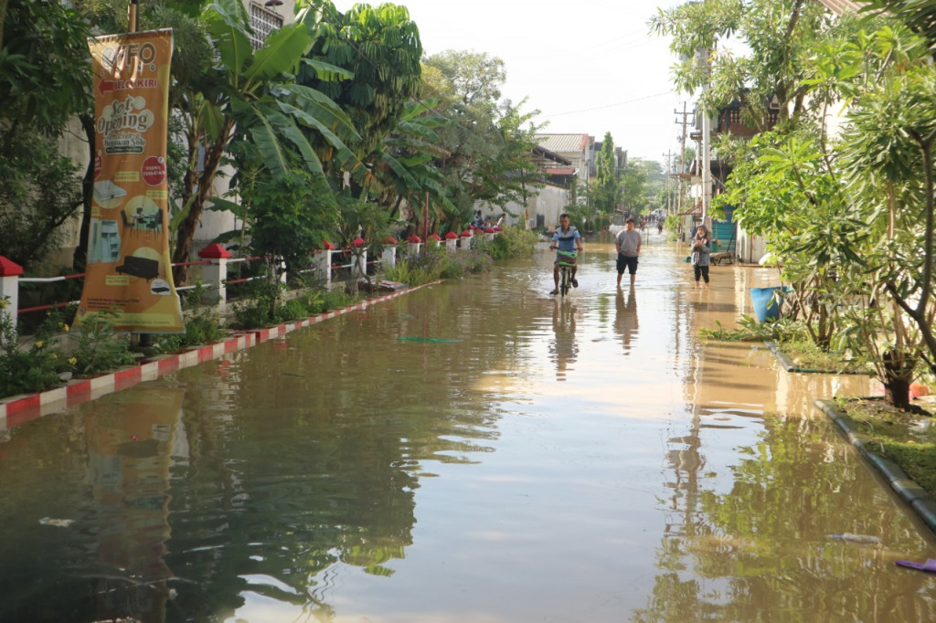 Bengawan Solo Meluap Ratusan Warga Kecamatan Jebres Kota Solo Mengungsi 6526