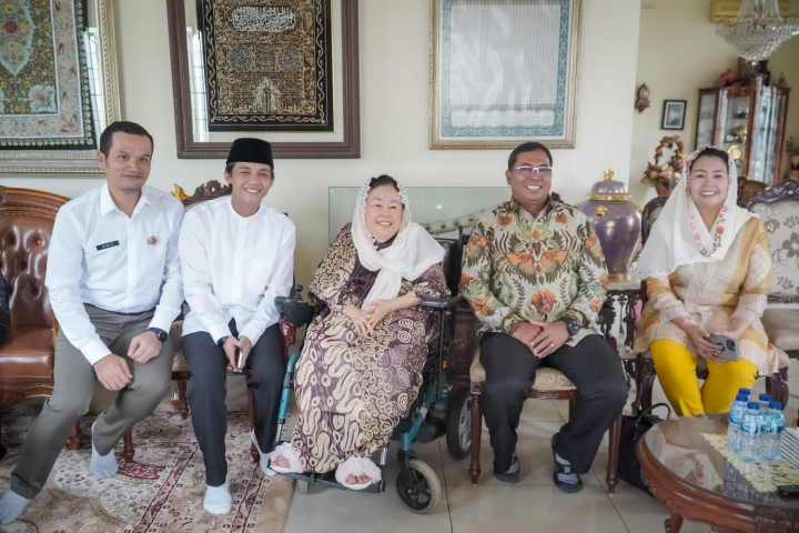 Peringatan HSN, Wamen ATR/BPN Serahkan Sertifikat Yayasan Wahid Hasyim