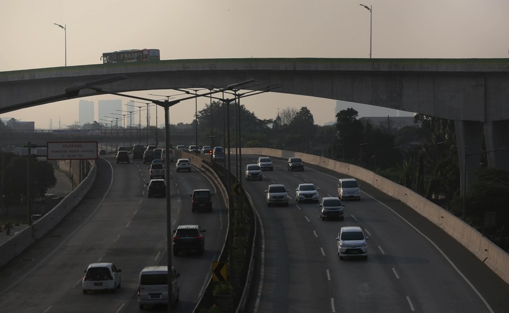 Infrastruktur Tol Nirsentuh Mulai Dipasang di Tol JORR S