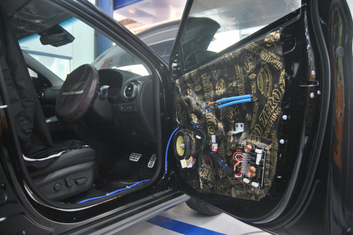 Cara Memaksimalkan Audio Mobil Tanpa Bongkar Speaker & Head Unit