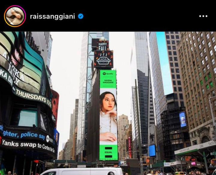 Keren! Mahasiswa UPNVJ Raissa Anggiani <i>Nampang</i> di Billboard Time Square New York