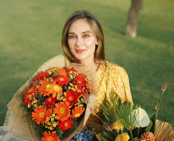 Keren! Luna Maya Kuliah Lagi dari Awal Demi Gelar S1