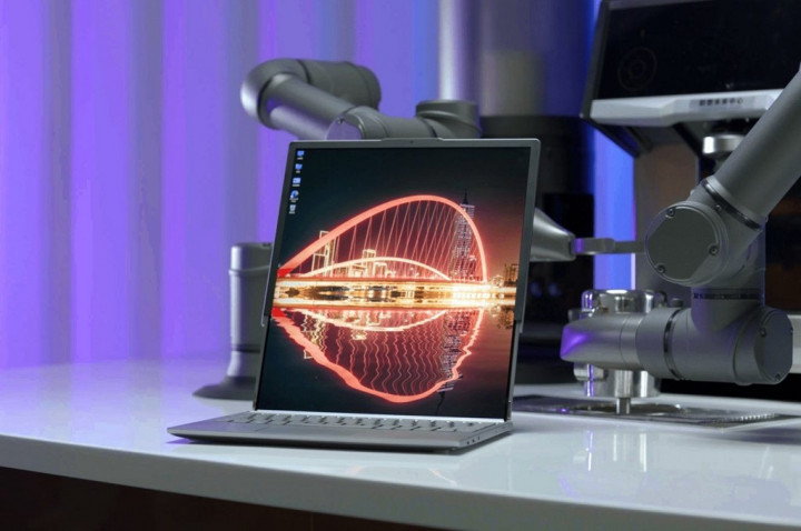 Motorola Pamer Smartphone Gulung Konsep