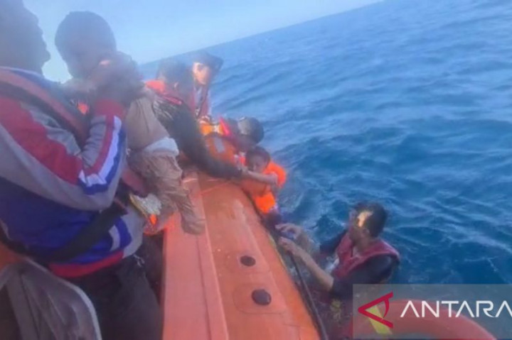 Dishub NTT Sebut Kapal Cantika Ekspress yang Terbakar Laik Beroperasi