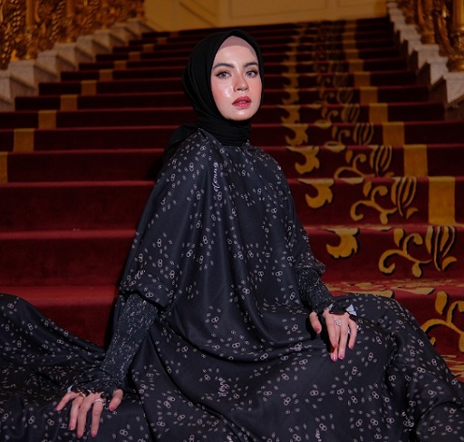 Ini Koleksi Busana Wanita yang Nyaman Dipakai saat Ibadah Umroh