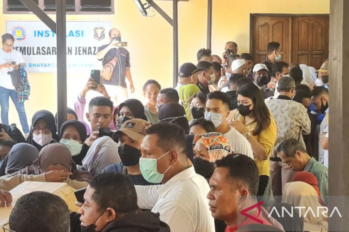 Kapolda NTT Sebut Data Sementara Penumpang Kapal Chantika 321 Orang