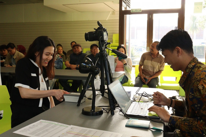 Buka Warung Konsuler di Auckland, 418 WNI Dapatkan Layanan Paspor