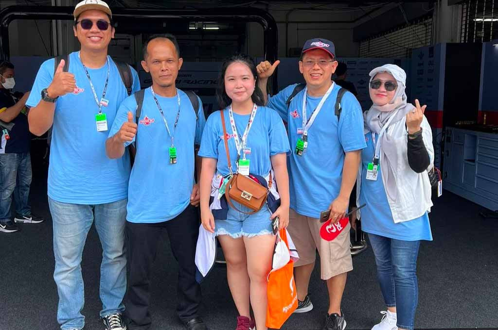 Tim Legendaris MotoGP Diserbu Ratusan Pendukung di GP Sepang