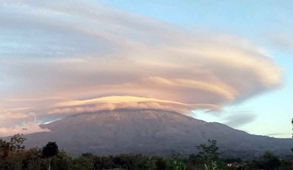 Pendakian Gunung Lawu Ditutup Terimbas Cuaca Ekstrem