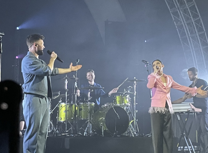 Lyodra Jadi Kejutan Konser Calum Scott di Jakarta