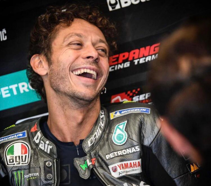 Dukung Bagnaia Juara, Rossi Bakal Hadir di <i>Paddock</i> MotoGP Valencia