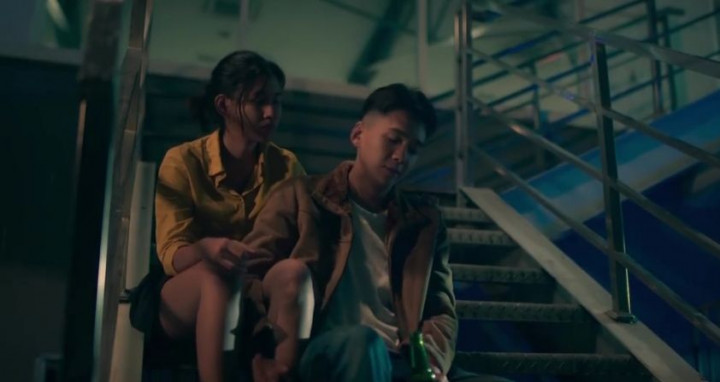 Shenina Cinnamon dan Chicco Kurniawan Memadu Kasih di Cross The Line