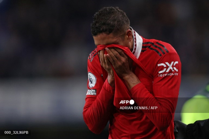 Ten Hag Konfirmasi Varane Terancam Lewatkan Piala Dunia