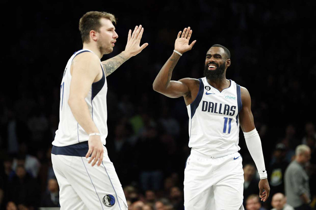 NBA: Mavericks Tekuk Nets 129-125, Luka Doncic Kemas Triganda