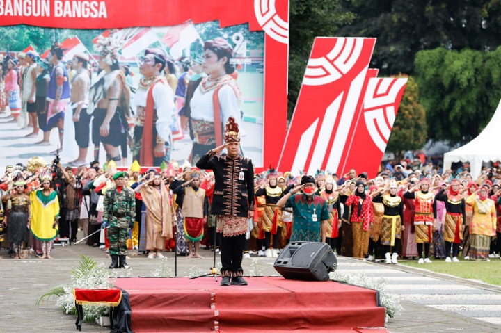 Ganjar Pamerkan Kesuksesan Program SMKN Jateng Gratis