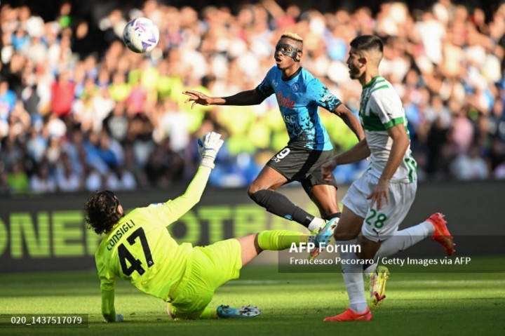 Hattrick Osimhen Bawa Napoli Hancurkan 10 Pemain Sassuolo