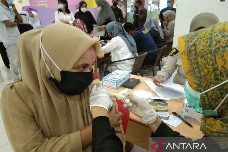 Vaksinasi Dosis Penguat Warga Kendari Mencapai 61.653 Jiwa