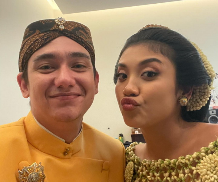 Gelar Tradisi Mitoni, Adipati Dolken Umumkan Jenis Kelamin Anak Pertama