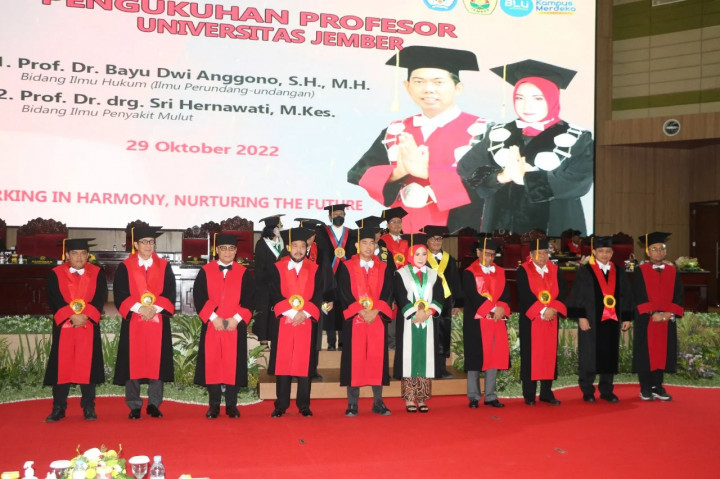 Unej Tambah Dua Guru Besar dari Fakultas Hukum dan Kedokteran Gigi