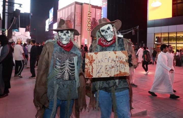 Warga Saudi Rayakan Halloween di Riyadh, Ada yang Jadi Zombie!