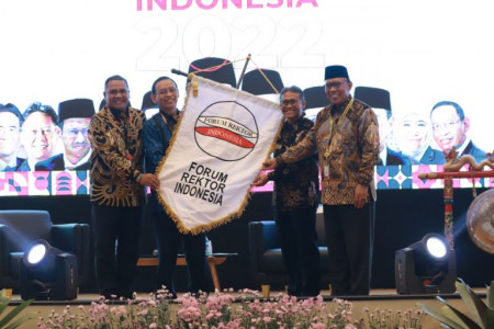Selamat! Rektor Unair Dikukuhkan Sebagai Ketua Forum Rektor Indonesia Periode 2022-2023