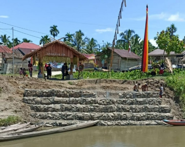 Pembangunan Dermaga Bronjong Dukung Wisata di Desa Matotonan