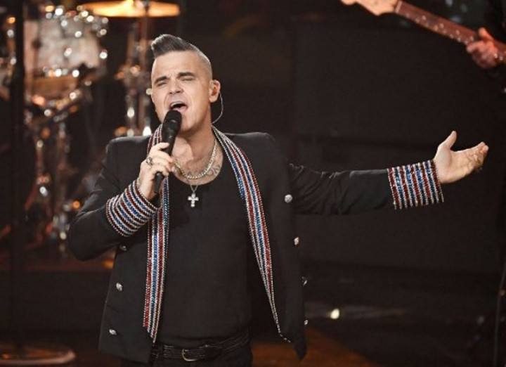 Tampil di Piala Dunia 2022, Robbie Williams Malah Dikecam Fans