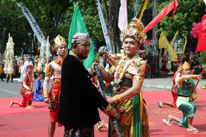 Drama Kolosal Pelantikan Adipati Arya Wiraraja Meriahkan Hari Jadi ke 753 Kabupaten Sumenep