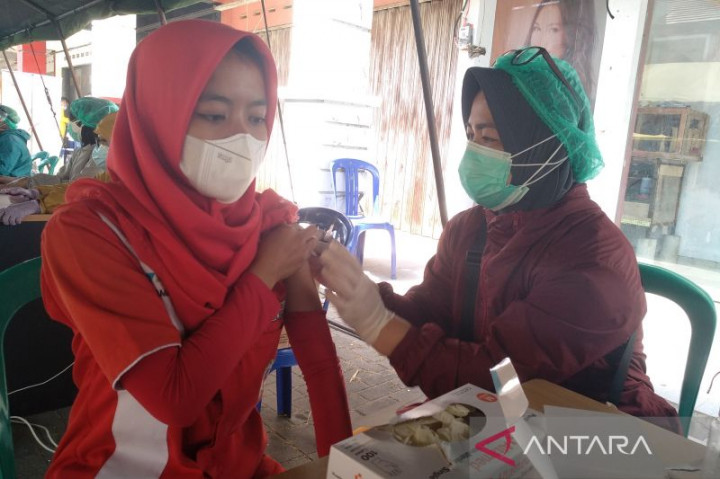 Terima 500 Vial, Garut Lanjutkan Vaksinasi Covid-19