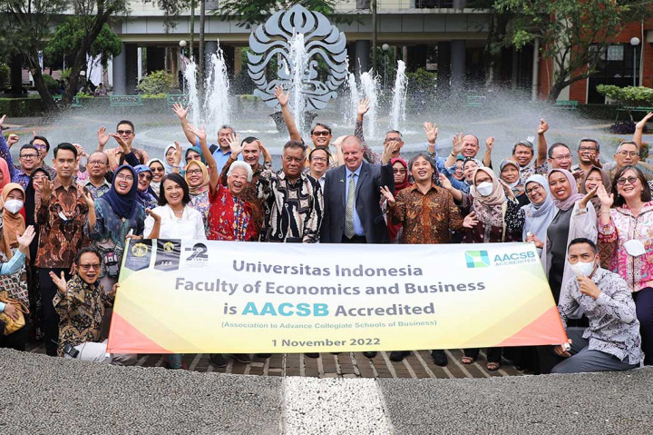 Foto: FEB UI Raih Akreditasi Internasional AACSB