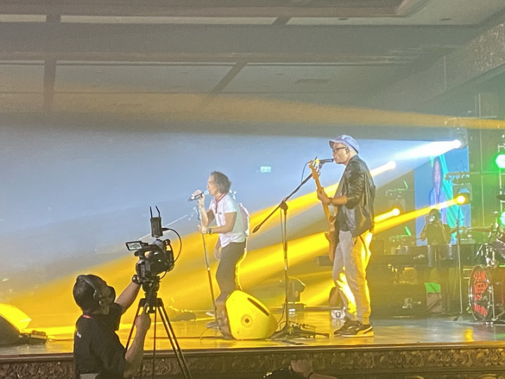 Slank Buka Panggung Music 20 Summit, Penonton Dibawa Nostalgia