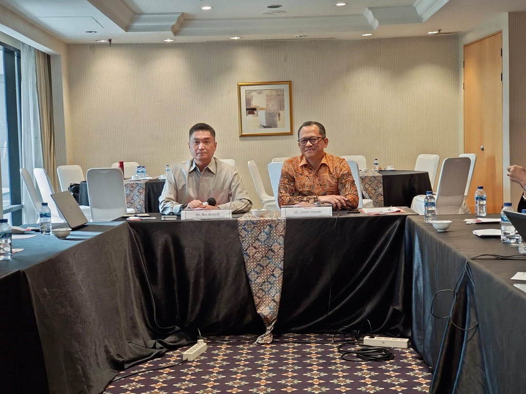 Presiden Direktur Honeywell Indonesia, Roy Kosasih (Kiri) saat melakukan Media Talk (Foto: A. Firdaus/Medcom)