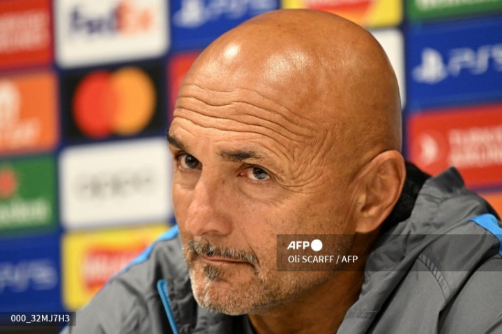 Terlena, Napoli Takluk dari Liverpool