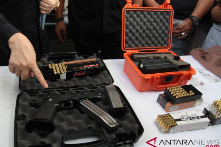 Peluru Nyasar Tewaskan Warga, Kapolda Kalbar Minta Maaf