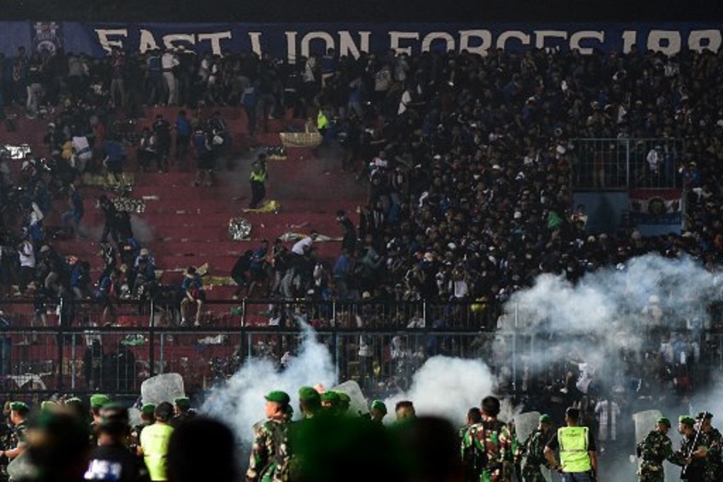 Brimob Pengaman Stadion Kanjuruhan Khusus Huru Hara