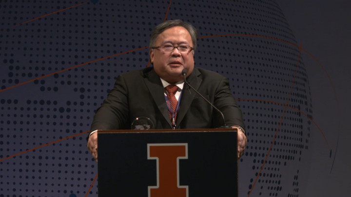 Berkontribusi pada Negara dan Dunia, Guru Besar UI Bambang Brodjonegoro Dapat Penghargaan dari UIUC