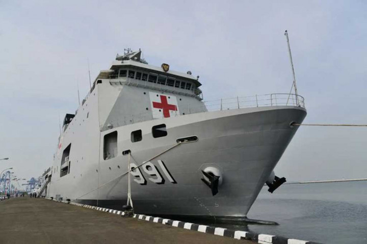 Momen Prabowo Kukuhkan KRI Wahidin Sudirohusodo jadi Kapal Rumah Sakit