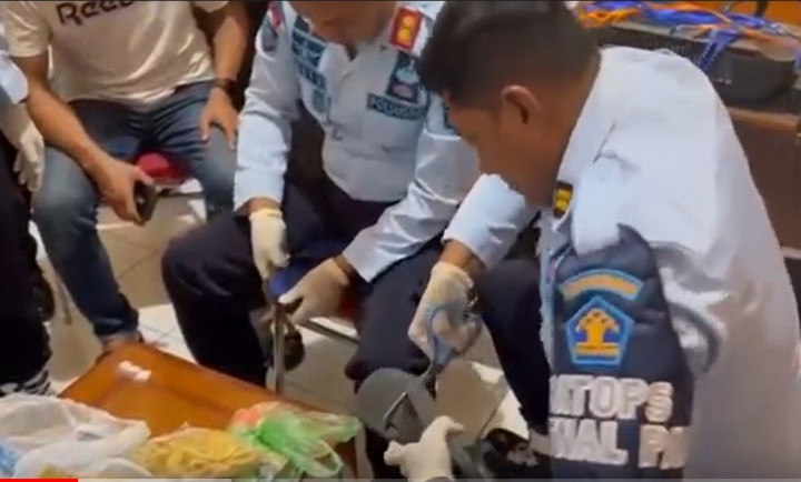 Kirim Sandal Jepit Isi Sabu ke Lapas Banyuwangi, <i>Driver</i> Ojol Ditangkap