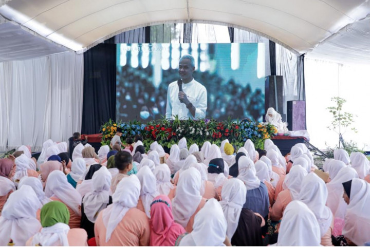 Mak-Mak di Kediri Tersengsem Program 5NG Ganjar Pranowo