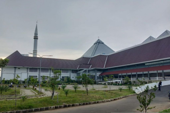 Cegah Banjir, Pemkot Tanam 50 Pohon di Masjid Raya Hasyim Asy'ari