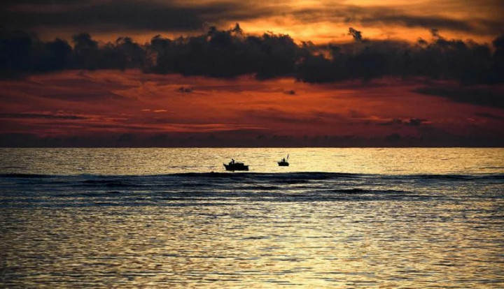 300 Orang Diselamatkan Oleh Otoritas Singapura dari Kapal Tenggelam