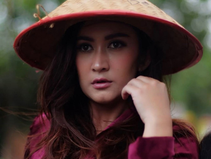 Viral Video Wanita Kebaya Merah, Nafa Urbach Kesal Budaya Indonesia Jadi Rusak