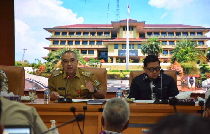 Bupati Tangerang Minta Solusi Legislatif soal Penghapusan Honorer