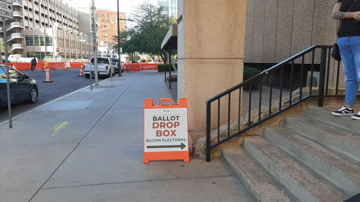 Pemilu Paruh Waktu AS: Pertarungan Demokrat dan Republik Dimulai