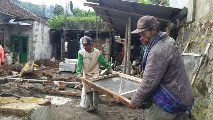 113 Rumah Buruh Tani dan Peternak Sapi di Malang Dipoles Rp2,26 Miliar