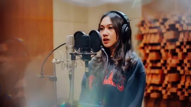 Raissa Ramadhani Bangga 'Berpisah Lebih Indah' Raih Satu Juta Streams di Spotify