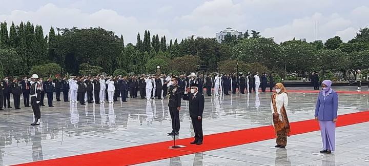 Wapres Pimpin Upacara Hari Pahlawan di TMP Kalibata