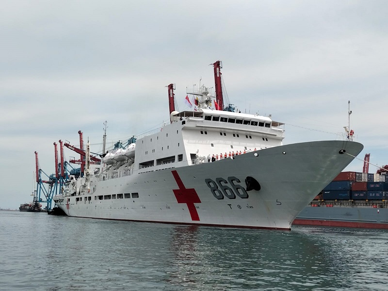 Kapal rumah sakit Angkatan Laut Tiongkok, ‘Peace Ark’ tiba di Indonesia. Foto: Medcom.id/Harianty