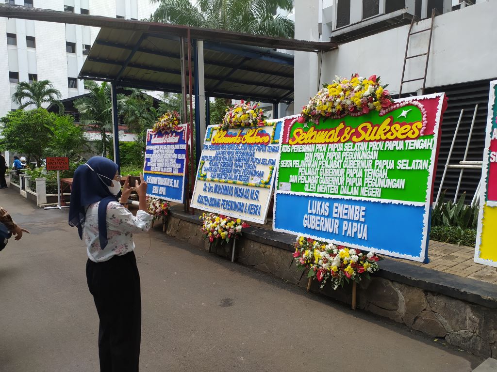 ?Lukas Enembe beri ucapan selamat ke 3 PJ Gubernur DOB Papua Baru. MI/Tri
